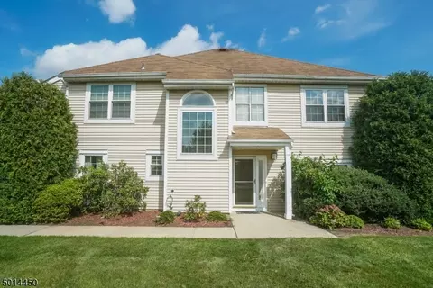 13 Gerard Pl, Parlin, NJ 08859 photo 2