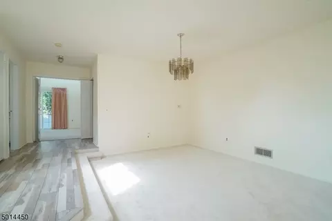 13 Gerard Pl, Parlin, NJ 08859 photo 4