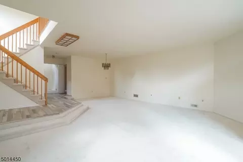 13 Gerard Pl, Parlin, NJ 08859 photo 3
