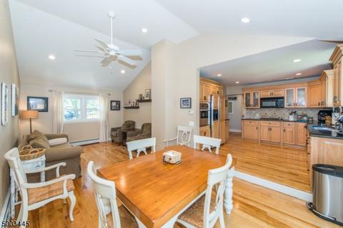14 Fieldstone Pl, Wayne, NJ 07470 photo 9