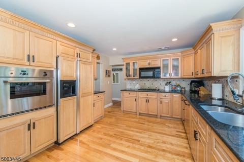 14 Fieldstone Pl, Wayne, NJ 07470 photo 6