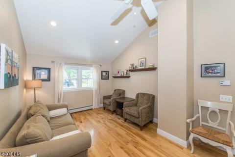 14 Fieldstone Pl, Wayne, NJ 07470 photo 5