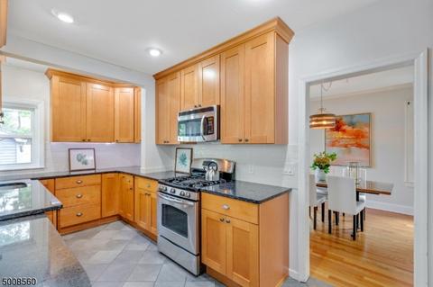 54 Gray St, Montclair, NJ 07042 photo 9