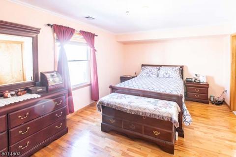 44 Johnson St, Newark, NJ 07105 photo 8