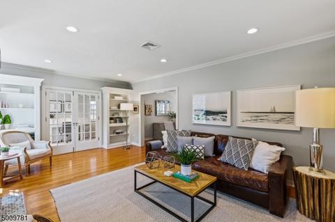 20 Park Ter, Montclair, NJ 07043 photo 2