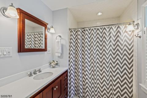 20 Park Ter, Montclair, NJ 07043 photo 17