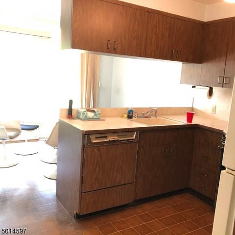284 Taft Ct, River Edge, NJ 07661 photo 7
