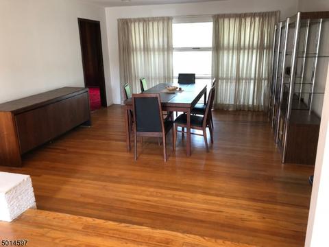 284 Taft Ct, River Edge, NJ 07661 photo 3
