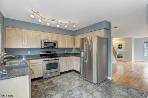 101 Lindsey Dr, Hackettstown, NJ 07840 photo 5