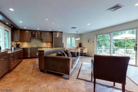 28 Echo Ridge Rd, Upper Saddle River, NJ 07458 photo 6