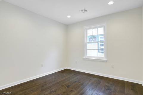 78 Van Ness Ter, Maplewood, NJ 07040 photo 13