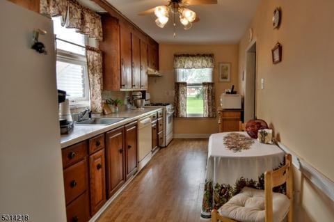 10 Franklin Pl, Wanaque Boro, NJ 07420 photo 12