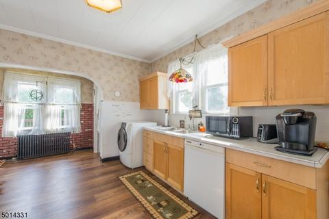 23 Berry St, Dover, NJ 07801 photo 2