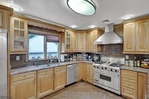 28 Hudson Pl, Bloomfield, NJ 07003 photo 7