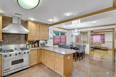 28 Hudson Pl, Bloomfield, NJ 07003 photo 8
