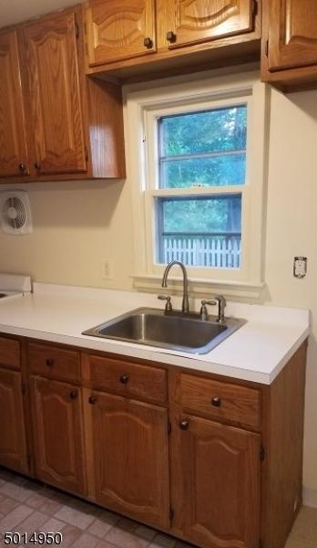 14 Glen Rd, Sparta, NJ 07871 photo 3
