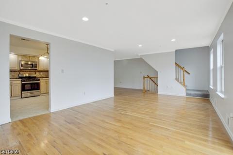 59 Yancy Dr, Newark, NJ 07103 photo 8