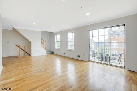 59 Yancy Dr, Newark, NJ 07103 photo 2