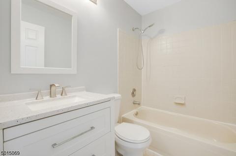 59 Yancy Dr, Newark, NJ 07103 photo 14
