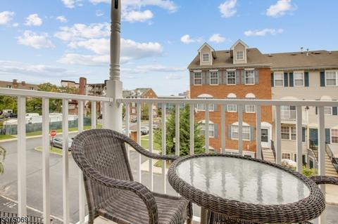 59 Yancy Dr, Newark, NJ 07103 photo 9