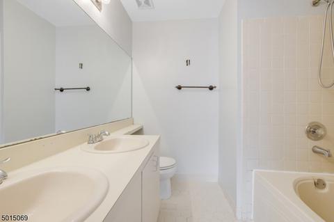 59 Yancy Dr, Newark, NJ 07103 photo 13