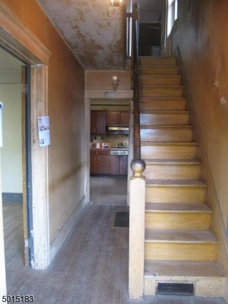 280 W Main St, Bound Brook, NJ 08805 photo 4