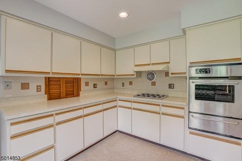 11 Heritage Dr, Warren, NJ 07059 photo 8