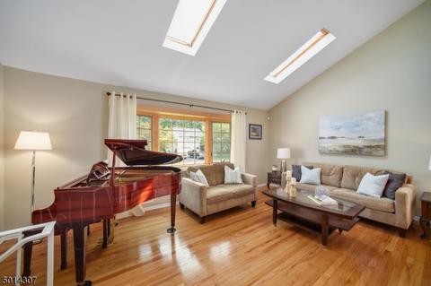 3 Sutton Pl, Cranford, NJ 07016 photo 6