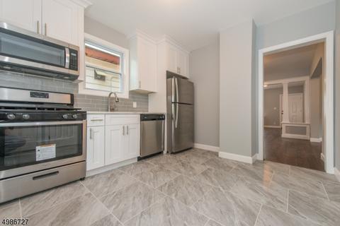 517 E 31st St, Paterson, NJ 07504 photo 2
