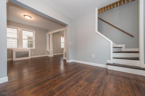 517 E 31st St, Paterson, NJ 07504 photo 5