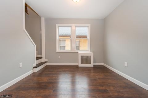517 E 31st St, Paterson, NJ 07504 photo 8