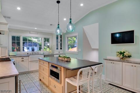 205 Hempstead Rd, Ridgewood, NJ 07450 photo 9
