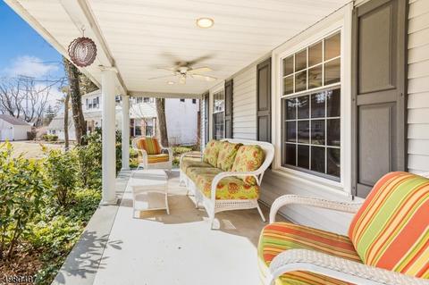 19 Raleigh Ct, Berkeley Heights, NJ 07922 photo 3