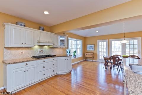 19 Raleigh Ct, Berkeley Heights, NJ 07922 photo 5
