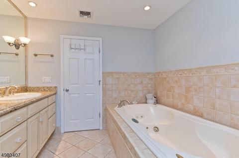19 Raleigh Ct, Berkeley Heights, NJ 07922 photo 15