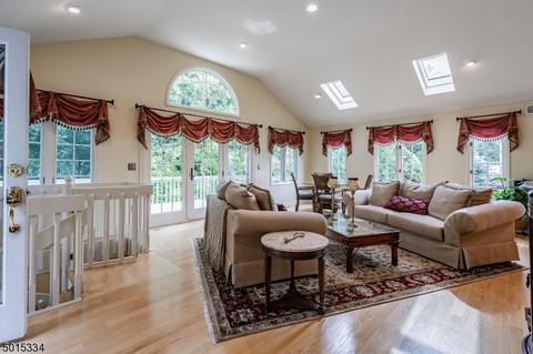 232 Kings Ct, Mountainside, NJ 07092 photo 8