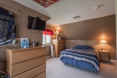 249 Hoppers Ln, Paramus, NJ 07652 photo 15