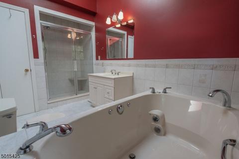 249 Hoppers Ln, Paramus, NJ 07652 photo 13