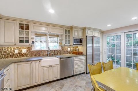 42 Whittingham Ter, Millburn, NJ 07041 photo 9