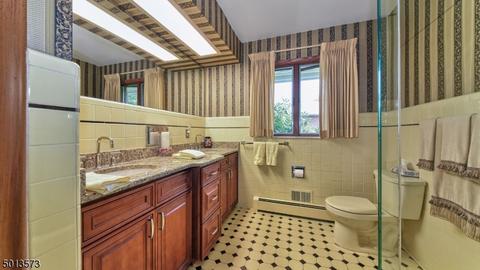 668 Alps Rd, Wayne, NJ 07470 photo 19