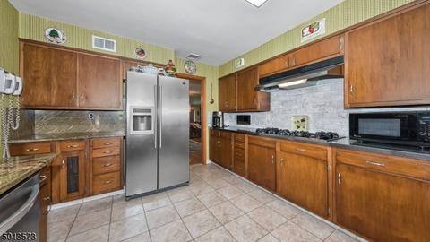 668 Alps Rd, Wayne, NJ 07470 photo 12