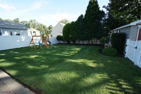 9 Shetland Dr, Clark, NJ 07066 photo 24
