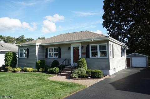 9 Shetland Dr, Clark, NJ 07066 photo 1