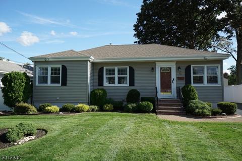 9 Shetland Dr, Clark, NJ 07066 photo 2