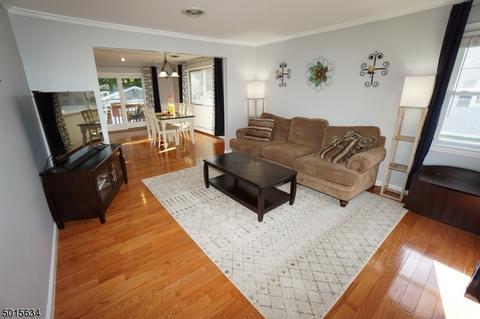 9 Shetland Dr, Clark, NJ 07066 photo 4