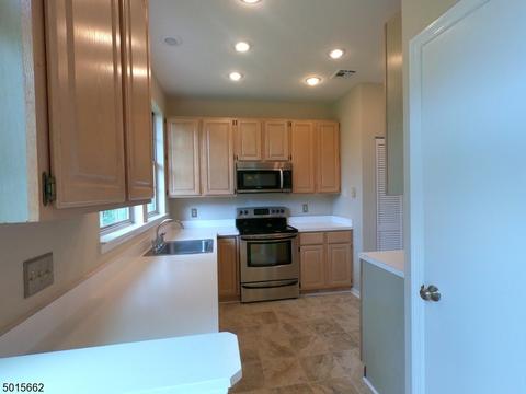 7 Mallard Ln, Bedminster, NJ 07921 photo 2