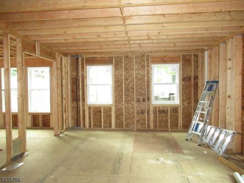 215 W Chrystal St, Dover, NJ 07801 photo 3