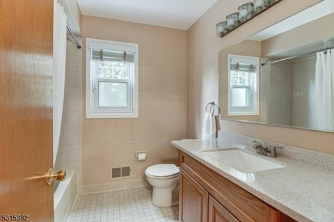 117 Parkside Dr, Union, NJ 07083 photo 17