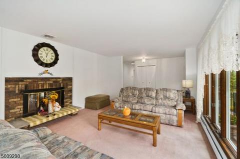 69 Maple Grange Rd, Vernon, NJ 07462 photo 3