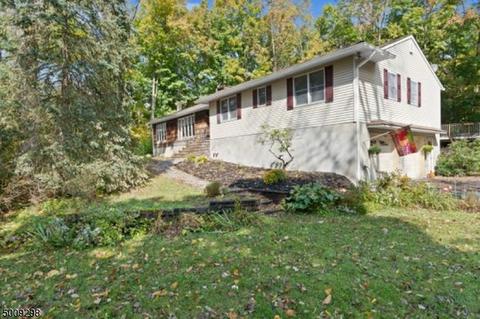 69 Maple Grange Rd, Vernon, NJ 07462 photo 2